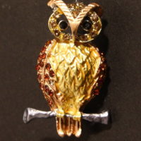 Broche hibou dorée